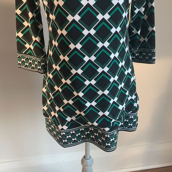 🌈 3/$20 White House Black Market mini dress - Picture 4 of 8